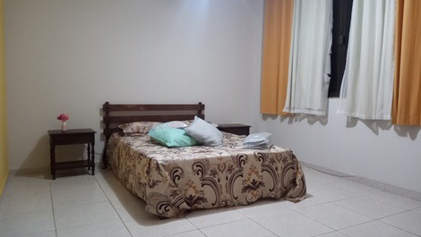 Quarto cama casal (única)