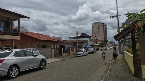 Ótimo imóvel na 1 quadra da Prainha, 3 quartos com ventiladores