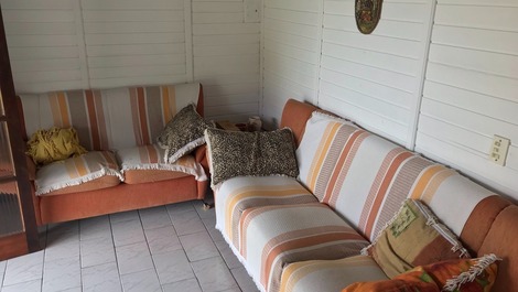 Ótimo imóvel na 1 quadra da Prainha, 3 quartos com ventiladores