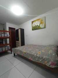 Suíte  - 01 cama de casal + uma beliche