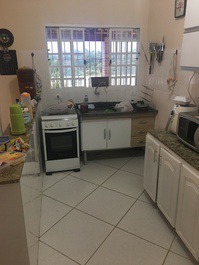 Linda chácara em condomínio fechado