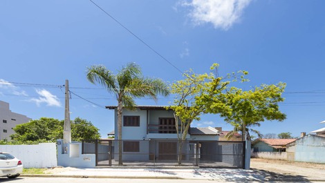 CASA PATTA * 5 QUARTOS * PISCINA * 350 mts da Praia de Mariscal