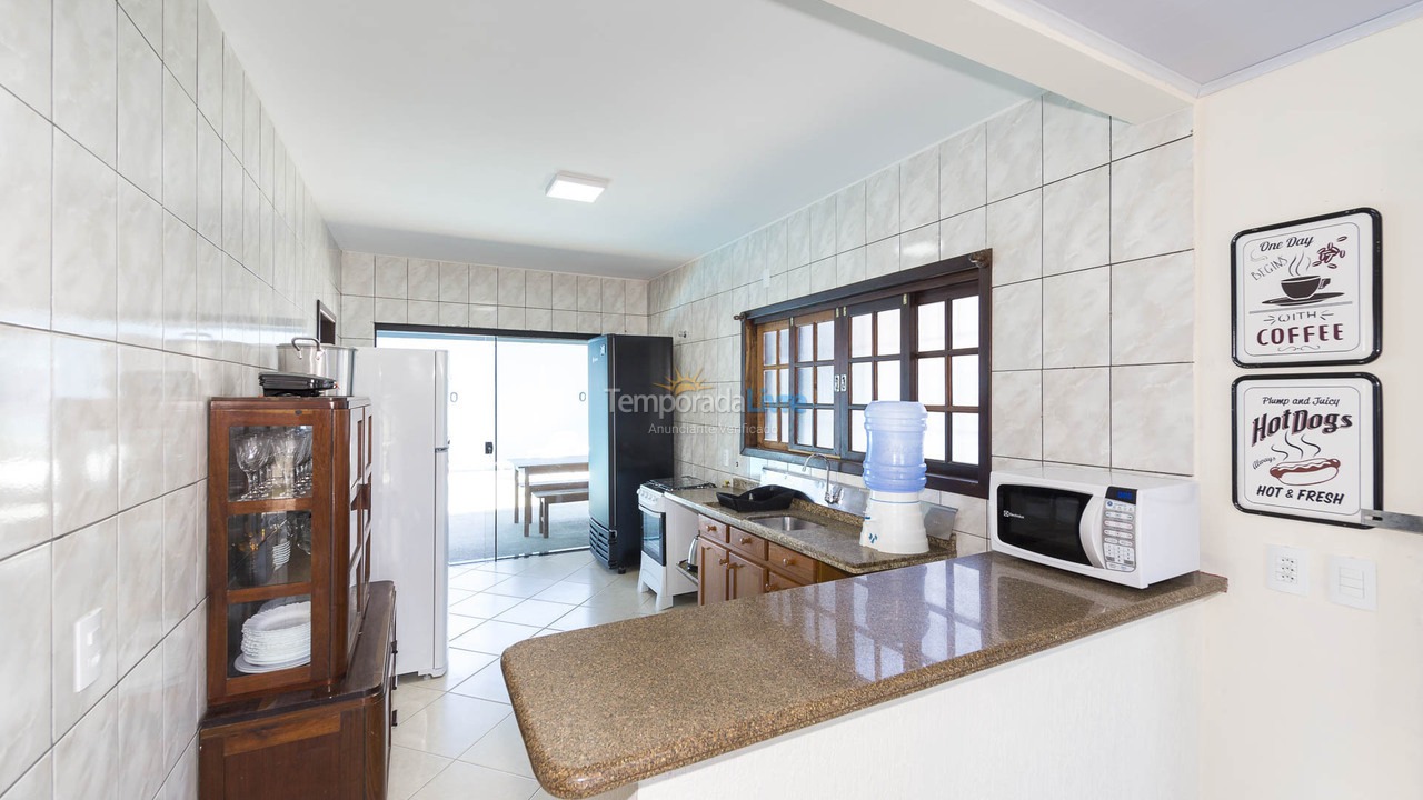 Casa para aluguel de temporada em Bombinhas (Mariscal)