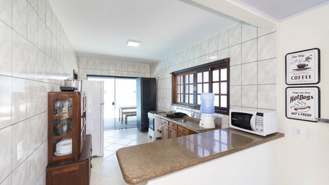 CASA PATTA * 5 QUARTOS * PISCINA * 350 mts da Praia de Mariscal