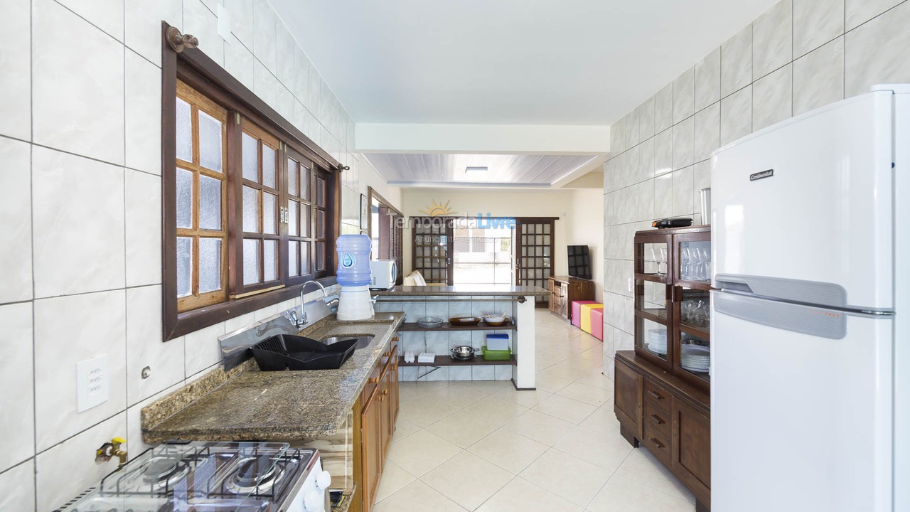 Casa para aluguel de temporada em Bombinhas (Mariscal)