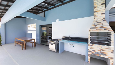 CASA PATTA * 5 QUARTOS * PISCINA * 350 mts da Praia de Mariscal