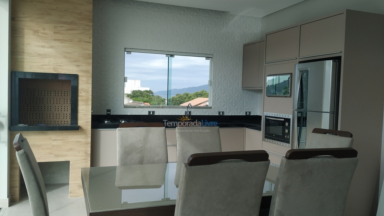 Apartamento para aluguel de temporada em Bombinhas (Canto Grande)