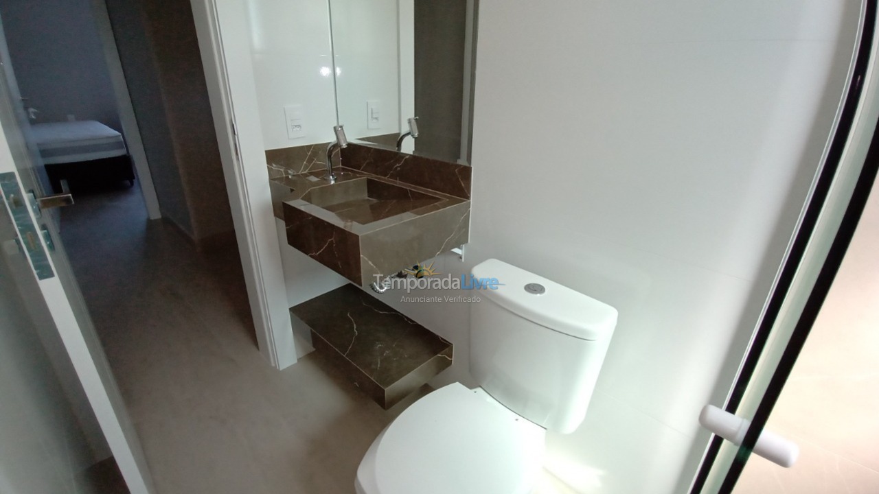 Apartamento para aluguel de temporada em Bombinhas (Canto Grande)
