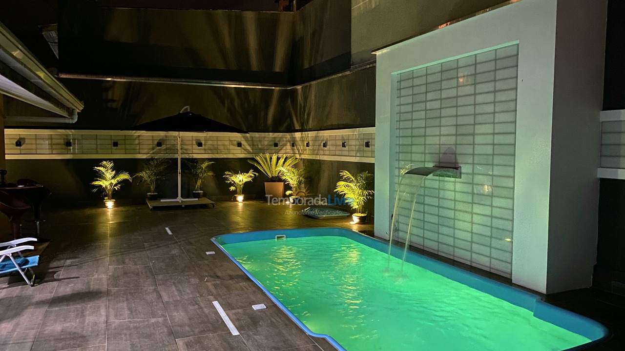 Casa para aluguel de temporada em Guaratuba (Praia Central)