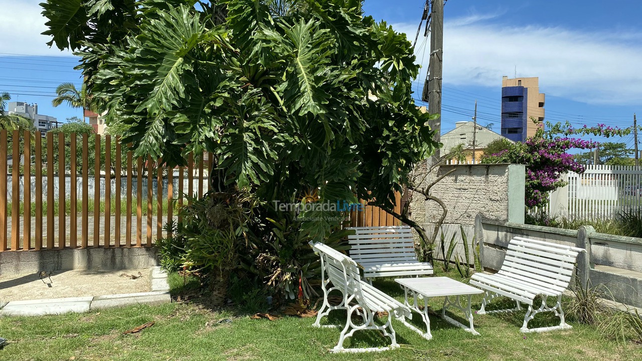 Casa para aluguel de temporada em Guaratuba (Praia Central)