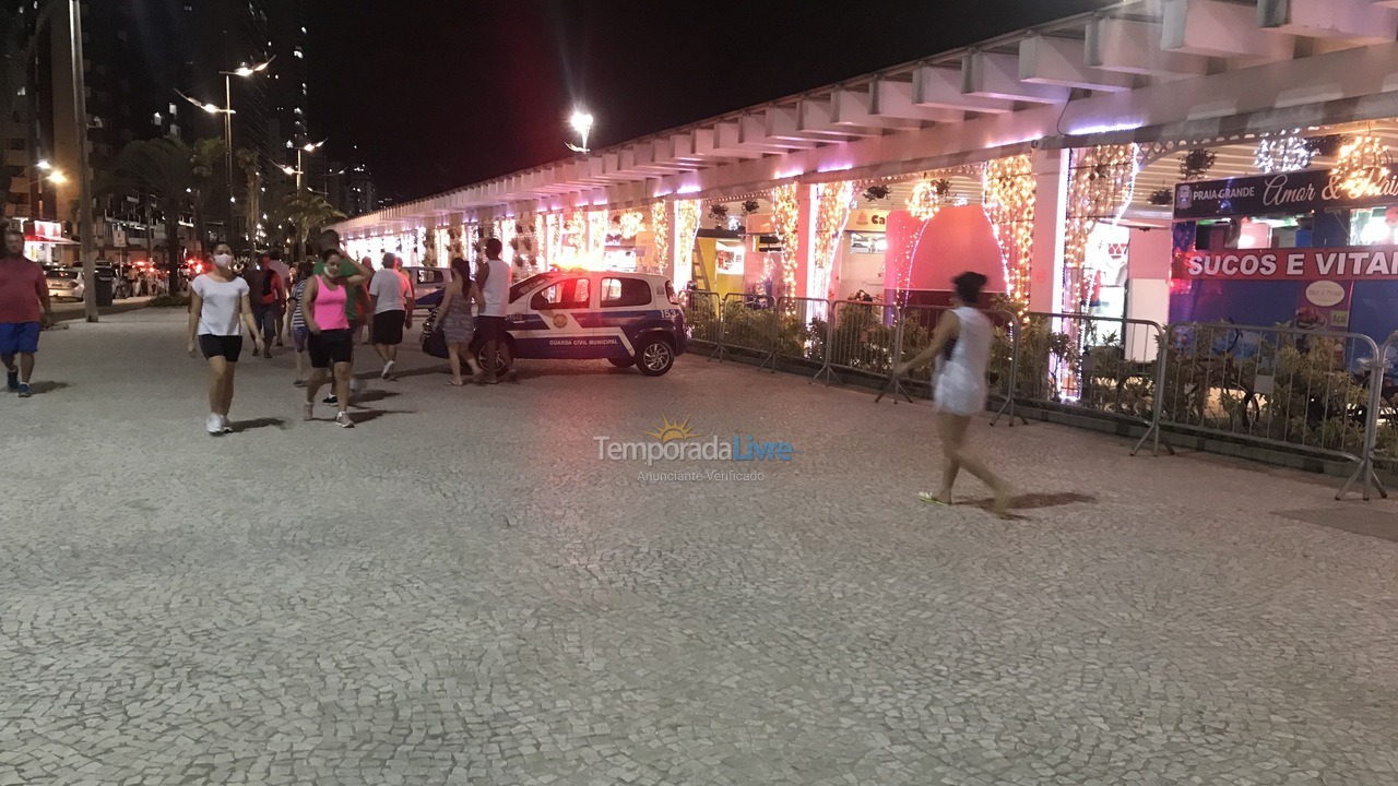 Apartment for vacation rental in Praia Grande (Vila Tupi)