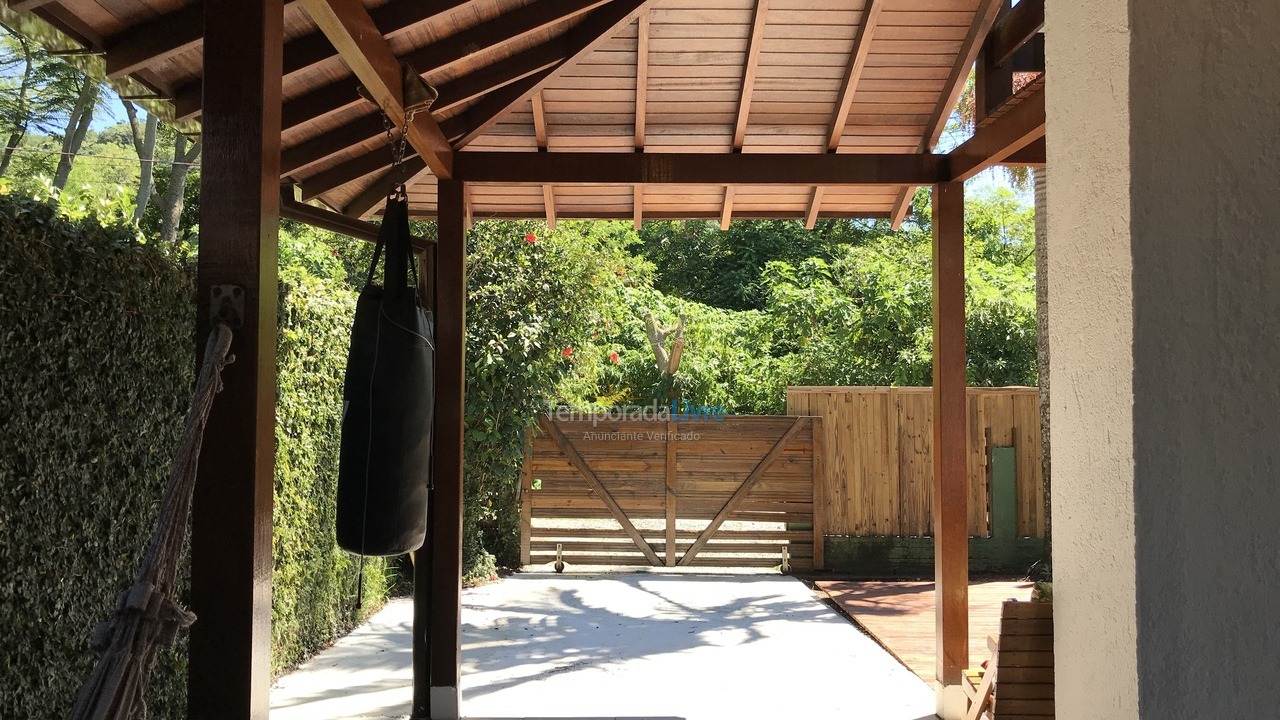 Casa para aluguel de temporada em Florianópolis (Rio Tavares)