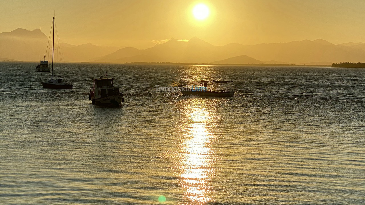 Casa para aluguel de temporada em Guaratuba (Praia Central)