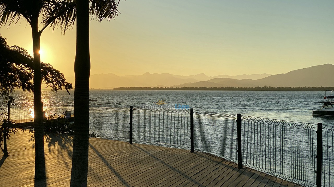 Casa para aluguel de temporada em Guaratuba (Praia Central)