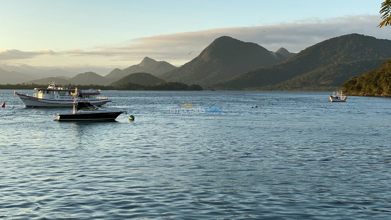 Casa para aluguel de temporada em Guaratuba (Praia Central)