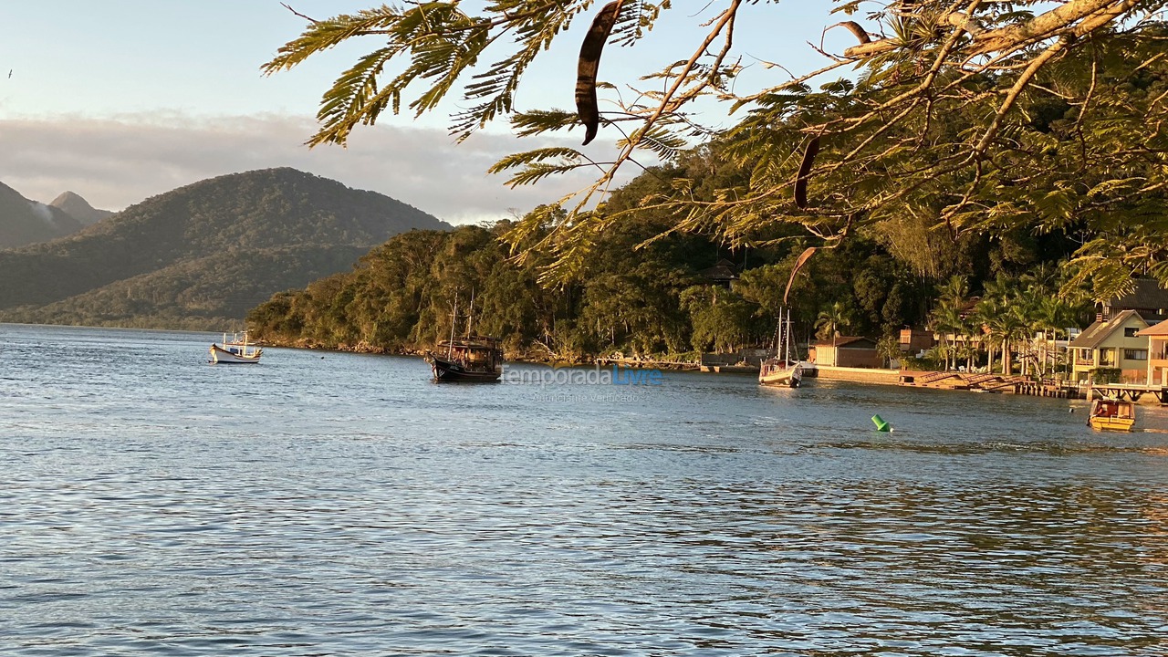 Casa para aluguel de temporada em Guaratuba (Praia Central)
