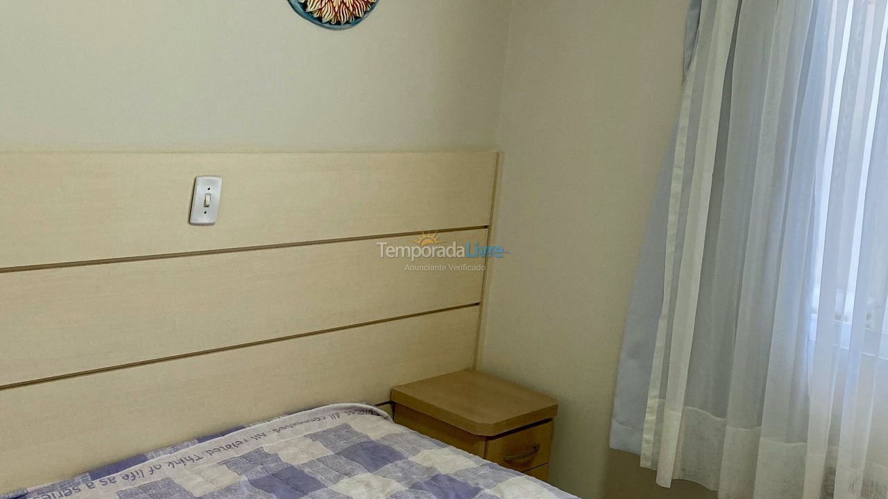 Apartamento para aluguel de temporada em Itapema (Meia Praia)
