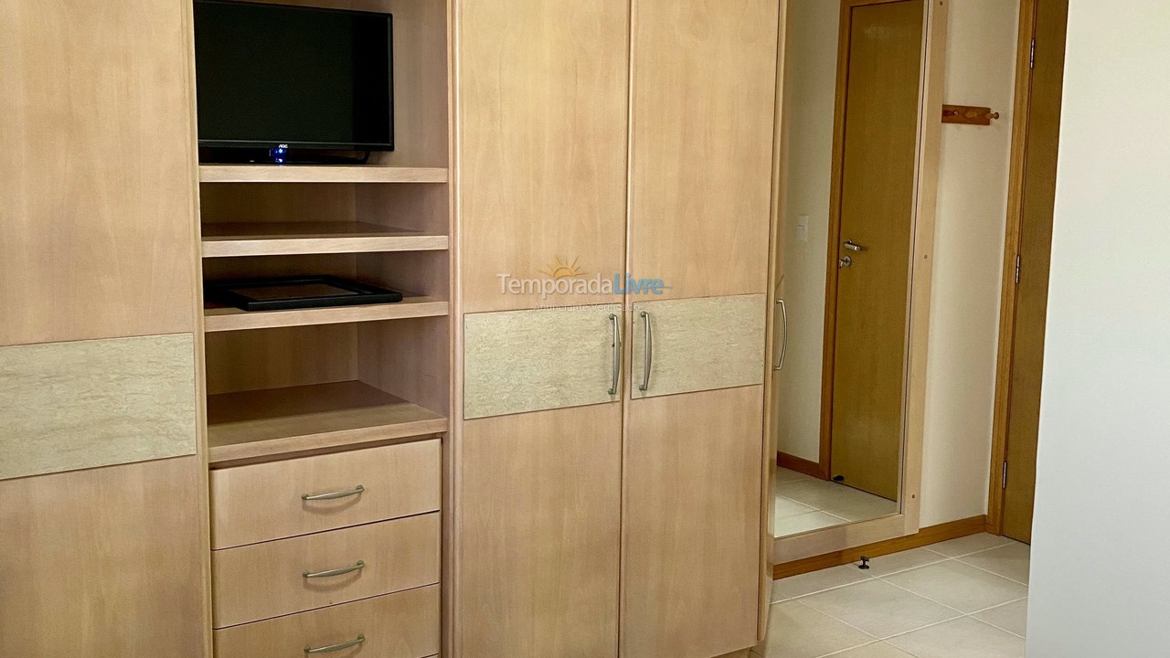 Apartamento para aluguel de temporada em Itapema (Meia Praia)