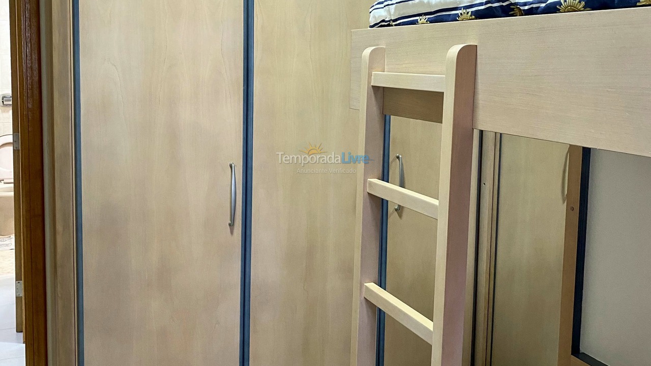 Apartamento para aluguel de temporada em Itapema (Meia Praia)