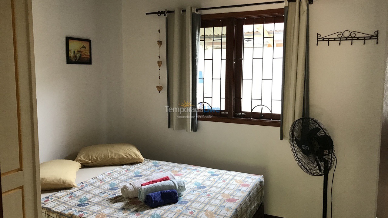 Casa para aluguel de temporada em Florianópolis (Rio Tavares)