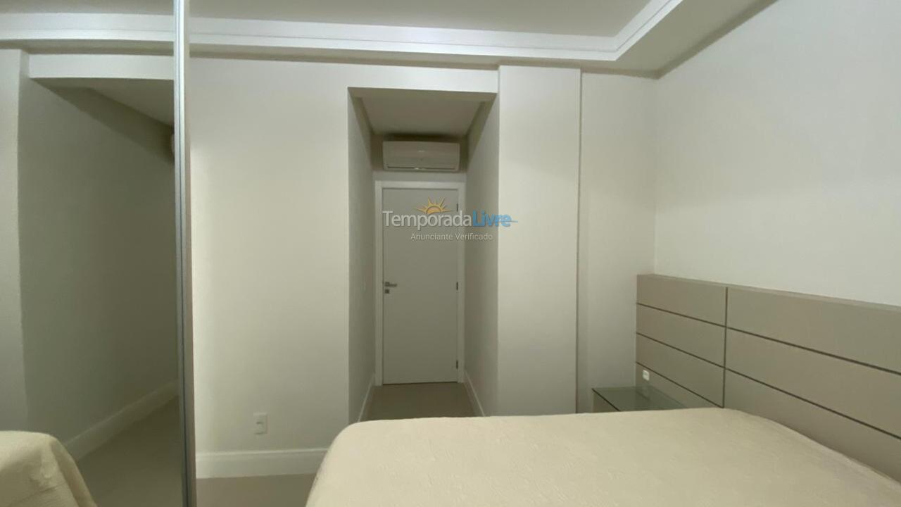 Apartment for vacation rental in Itapema (Meia Praia)