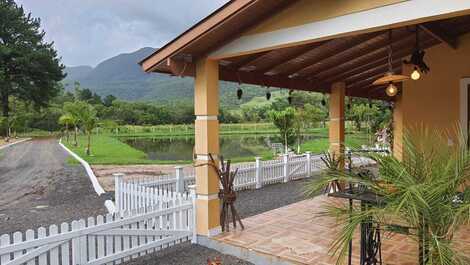 Porto Cachoeira Chalés - ¡Tu refugio familiar en medio de la naturaleza!