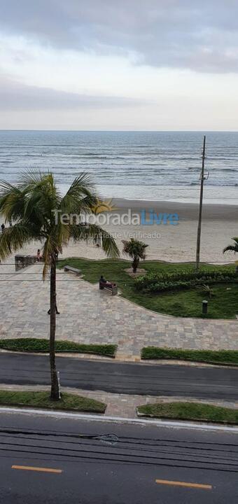 Apartamento para aluguel de temporada em Praia Grande (Praia do Caiçara)