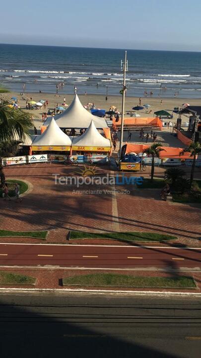 Apartamento para aluguel de temporada em Praia Grande (Praia do Caiçara)