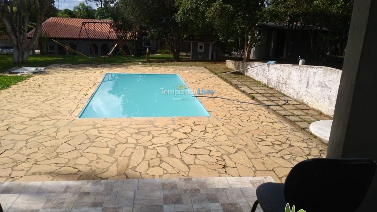 Chácara / sítio para aluguel de temporada em Ibiúna (Bairro da Cachoeira)