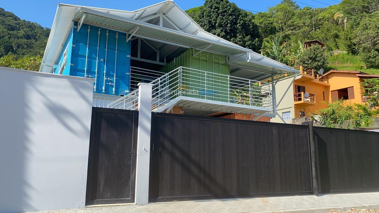 Apartment for vacation rental in Ubatuba (Enseada)