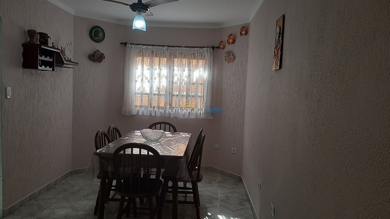 Casa para aluguel de temporada em Caraguatatuba (Praia da Mococa)