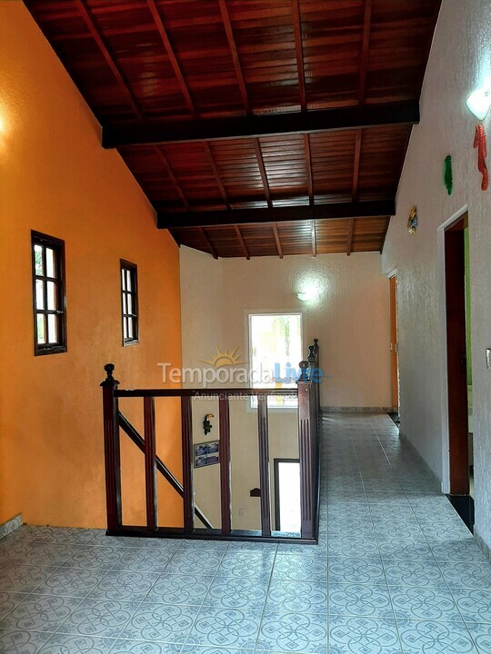 Casa para aluguel de temporada em Caraguatatuba (Praia da Mococa)