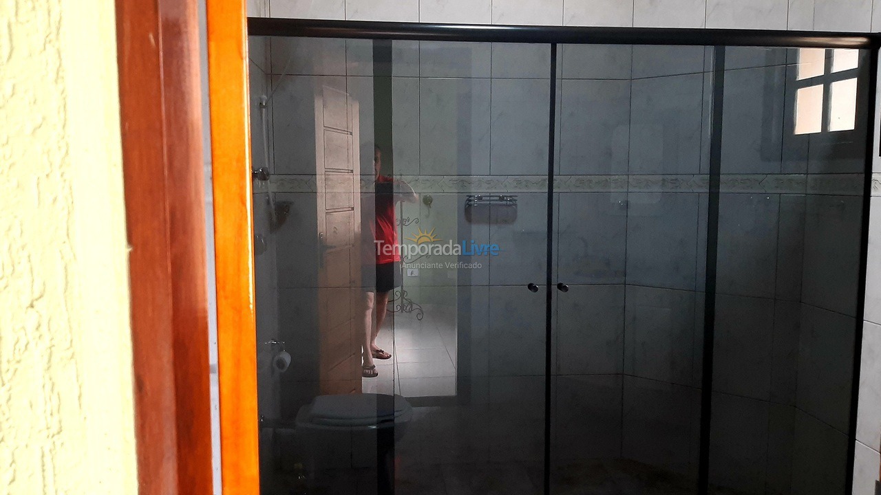 Casa para aluguel de temporada em Caraguatatuba (Praia da Mococa)