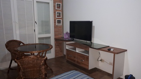 Suíte 3 - Bancada e TV