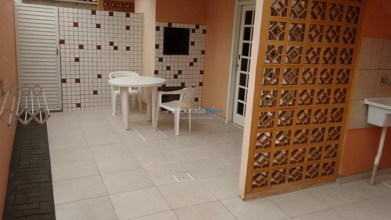 Apartamento para aluguel de temporada em Bombinhas (Praia de Bombas)