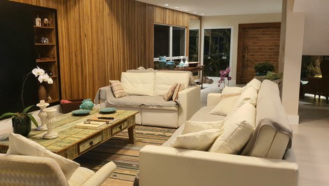 Hermosa casa de lujo con 6 suites en la Riviera de São Lourenço