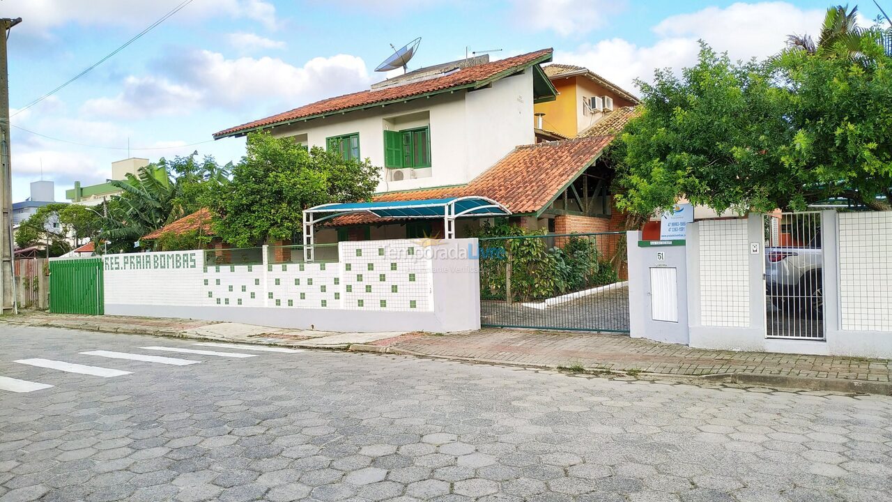 Apartment for vacation rental in Bombinhas (Praia de Bombas)