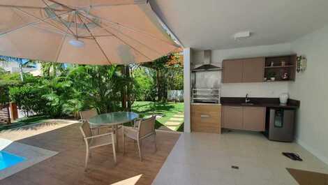 BEACH HOUSE IN CLOSED CONDOMINIUM (GUARAJUBA) BAHIA