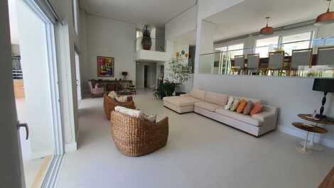 BEACH HOUSE IN CLOSED CONDOMINIUM (GUARAJUBA) BAHIA