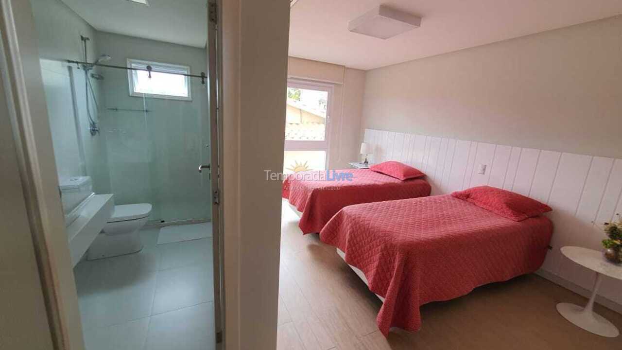 House for vacation rental in Camaçari (Praia de Guarajuba)