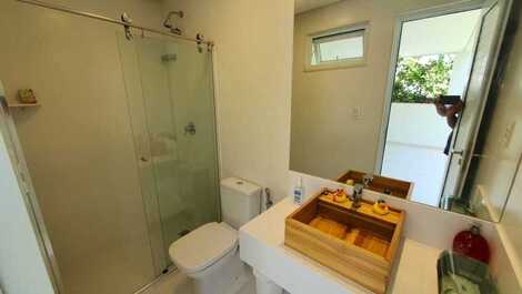 BEACH HOUSE IN CLOSED CONDOMINIUM (GUARAJUBA) BAHIA