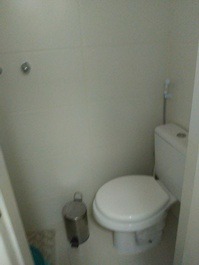 Alugo apartamento na rua da Praia do Forte Cabo frio para 5 pessoas