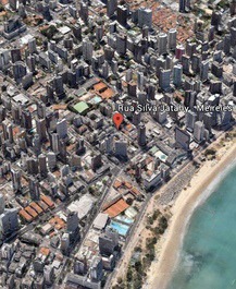 Próxiomo afeira da beira mar