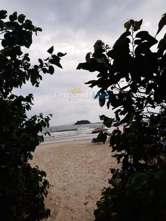 Apartamento para aluguel de temporada em Governador Celso Ramos (Praia de Palmas)