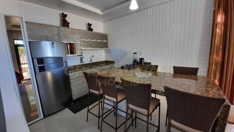 Triplex Frente Mar em Bombinhas – 4 Quartos e Piscina