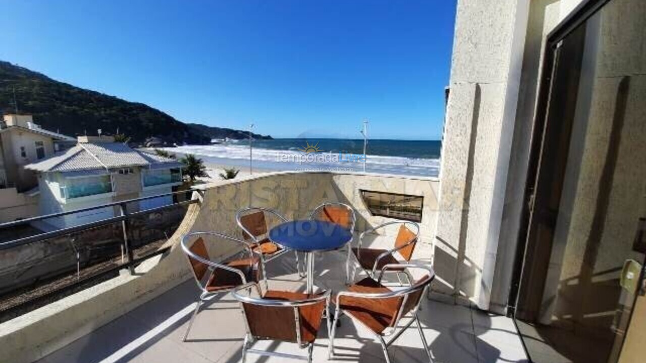 Casa para aluguel de temporada em Bombinhas (Praia de Bombas)