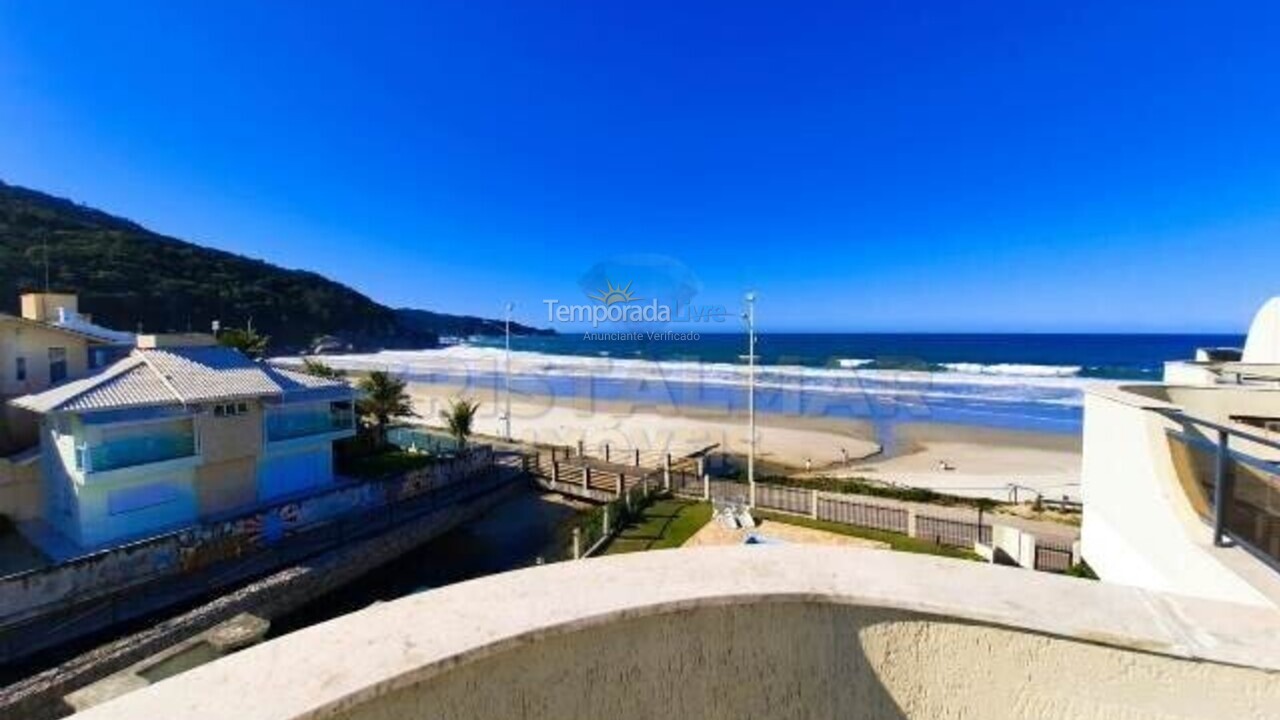 Casa para aluguel de temporada em Bombinhas (Praia de Bombas)