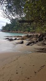 Casa con mágicas vistas al mar y montaña.