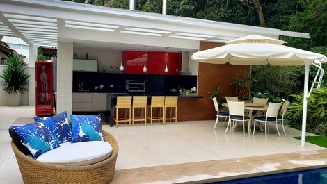 Hermosa casa de lujo con 6 suites en la Riviera de São Lourenço