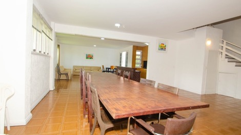 Mansão das Lagostas: 10 quartos à 2 min da Praia!